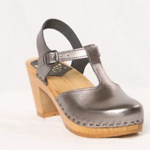 SVEN Pewter Metallic 3" High Heel Clogs EU 35